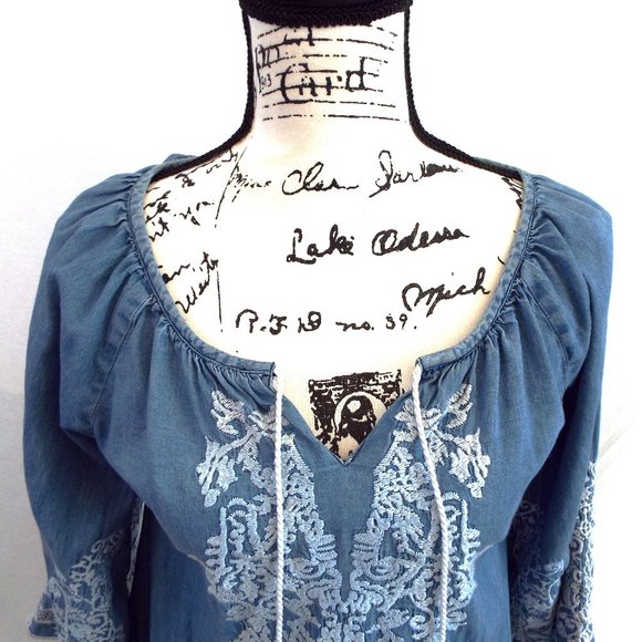 Chic Connection Boho Blue Chambray Long Bell Sleeve Embroidered Dress Size Small - Picture 2 of 9
